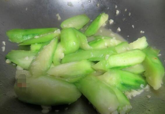 怎样炒牛肉 丝瓜牛肉的做法