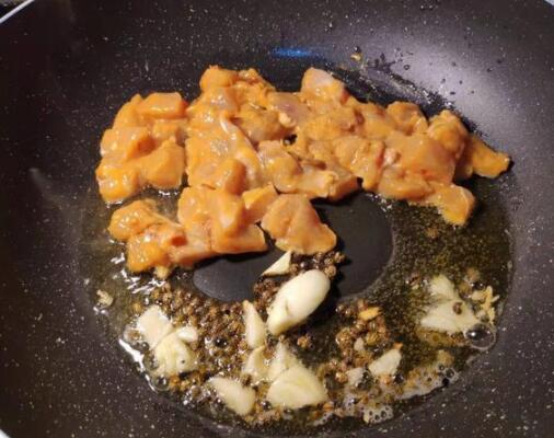 鸡胸脯肉简单好吃的做法
