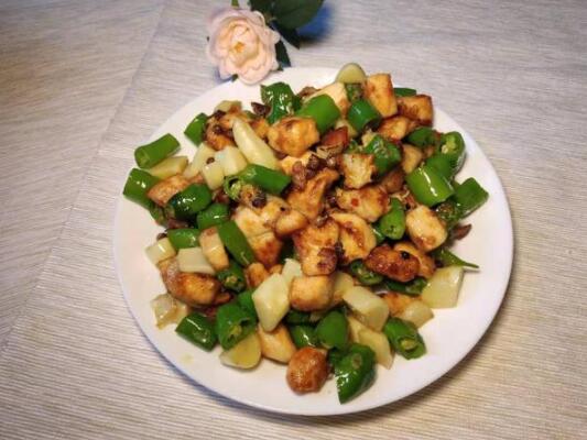 鸡胸脯肉简单好吃的做法