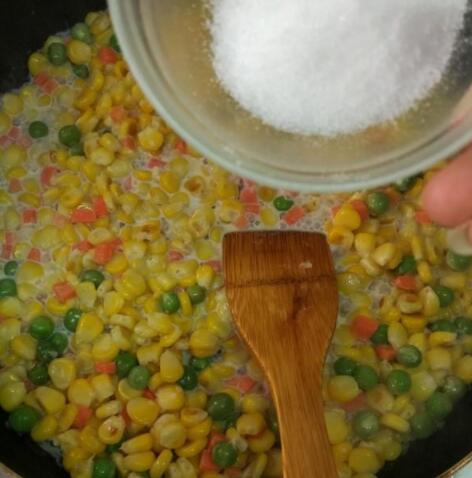 怎么做奶香芝士玉米的做法7