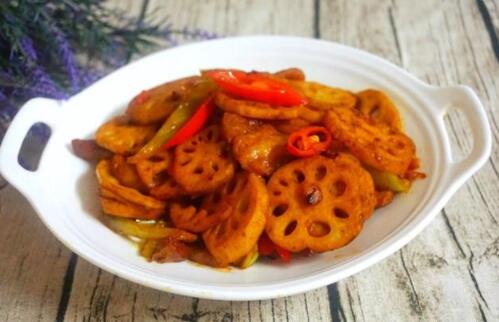 藕片怎么做好吃 干锅藕片的做法1