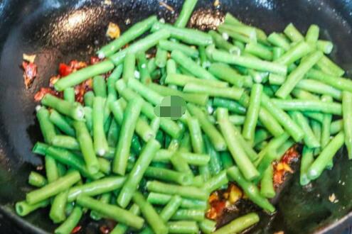 焖豇豆怎么做好吃的做法6