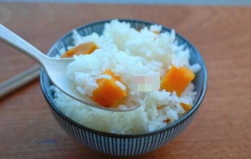 电饭锅蒸红薯米饭的做法13