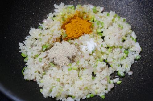 怎样做咖喱饭 咖喱香米里脊卷的做法8