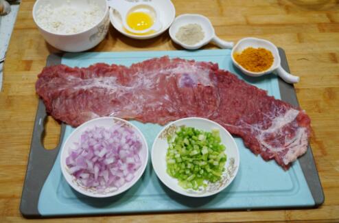 怎样做咖喱饭 咖喱香米里脊卷的做法6