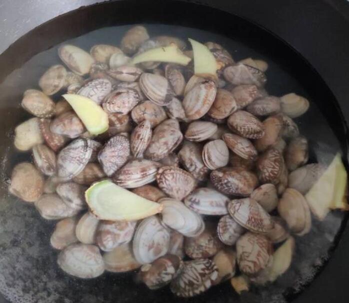 葱油花蛤的做法窍门2