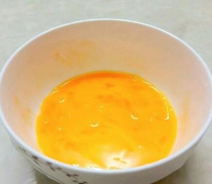 蛋炒饭是先炒蛋还是先炒饭 蛋炒饭的做法2