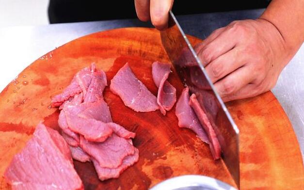 3牛肉怎么炒才嫩 酸菜牛肉片的做法