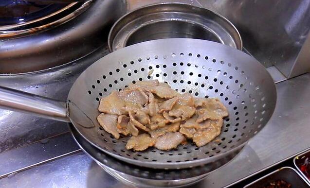 8牛肉怎么炒才嫩 酸菜牛肉片的做法