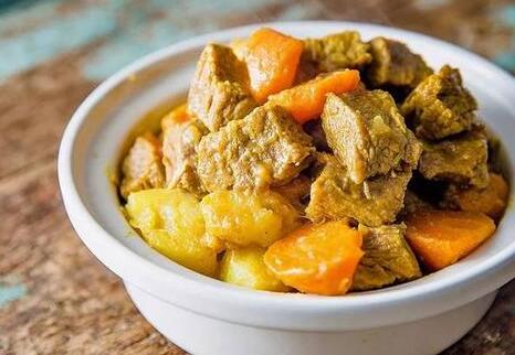 2怎样炖牛肉又嫩又好吃 土豆炖牛肉的秘制家常做法